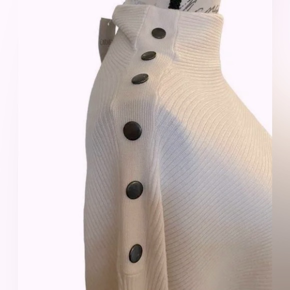 NWT Carmen Marc Valvo Cream Color sweater with Faux button details size L - Picture 2 of 12